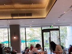 大堂-星巴克臻选(深圳龙华红山天虹店)