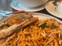 -Chom Cafe and Restaurant