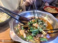-爆炸头阿姨小四川正宗川味小吃(无任何分店)
