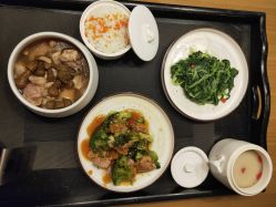 -爱陪伴尊享月子中心(国际店)