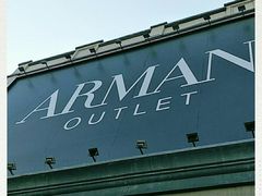 -王府井奥莱临潼小镇(临潼店)