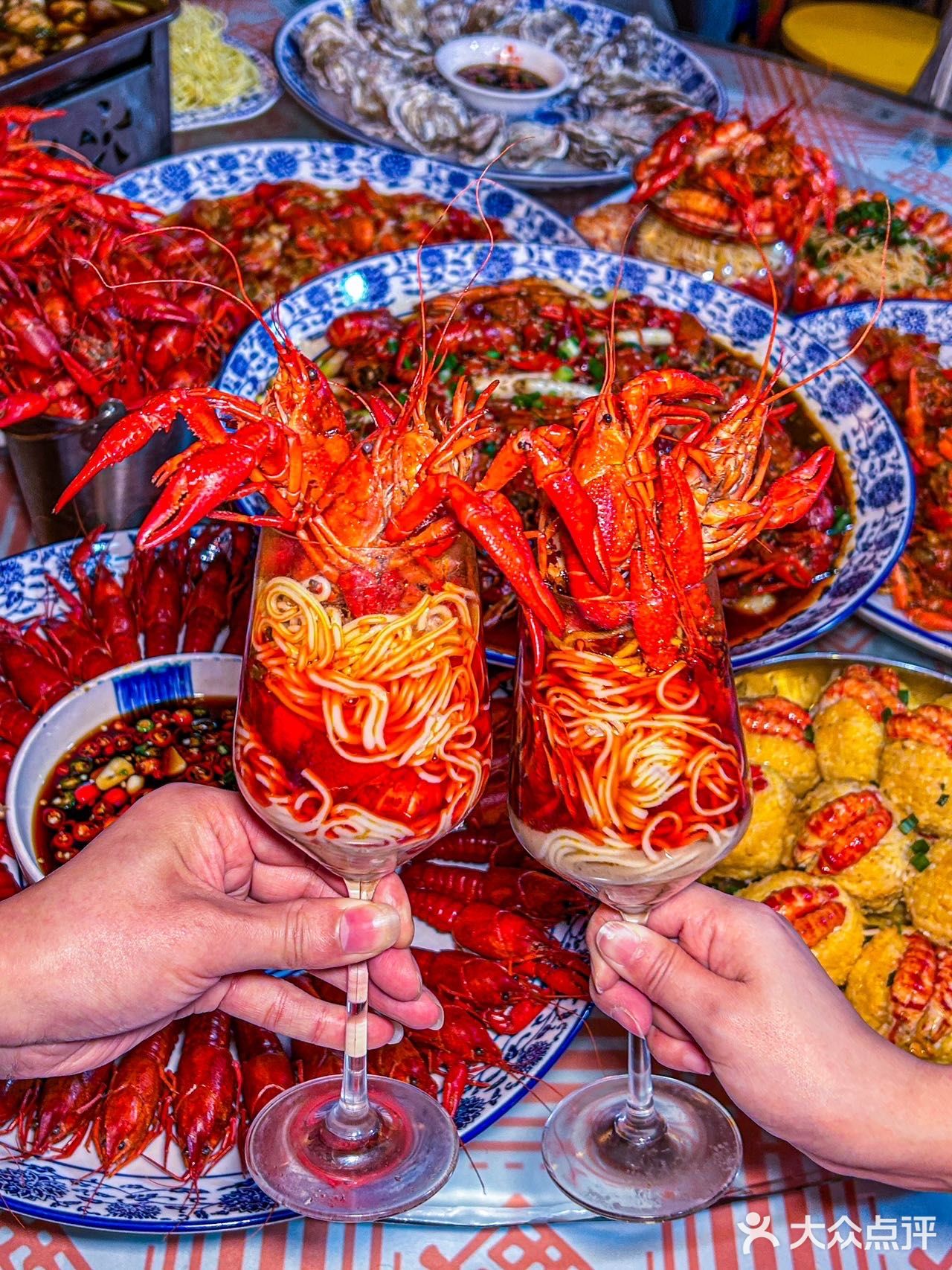 连尖椒都可以直接下饭，太巴适了～秘制酱牛骨