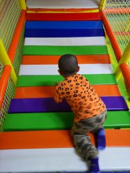 -嘟嘟乐儿童乐园(卜蜂莲花店)