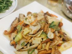 -鹤乡东北菜(崮山路店)