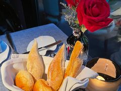 -弦月窗LUNETTE BY AMANDA(复兴路店)