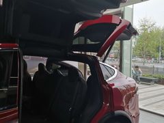 -TESLA 特斯拉(郑州正弘城体验店)