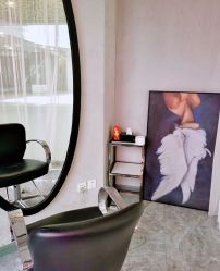 -变画·发型STUDIO