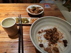 鸡杂干拌粉-湘人龙记老长沙米粉(鸟巢店)