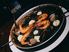 传统西班牙墨鱼汁海鲜饭-BROWNSTONE布朗石西班牙餐厅(深圳湾店)