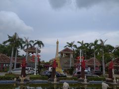 -亚龙湾亚泰商业街