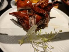 脆皮乳鸽-鹊玥·粤菜小馆(汇智国际商业中心店)