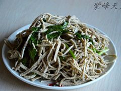 凉菜-闫家驴肉老店(华电一校店)
