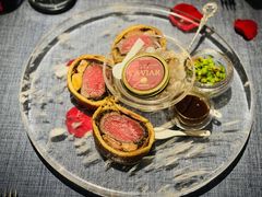 惠灵顿牛排-弦月窗LUNETTE BY AMANDA(复兴路店)