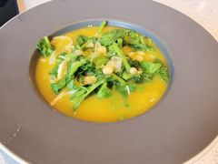 豌豆黄浸豌豆尖-半山腰·云南菜(侨福芳草地店)