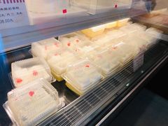 -红宝石·鲜奶小方·海派西点房(金杨店)