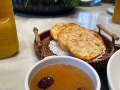 杏仁烤面包-泓历皇朝酒店(东亭店)