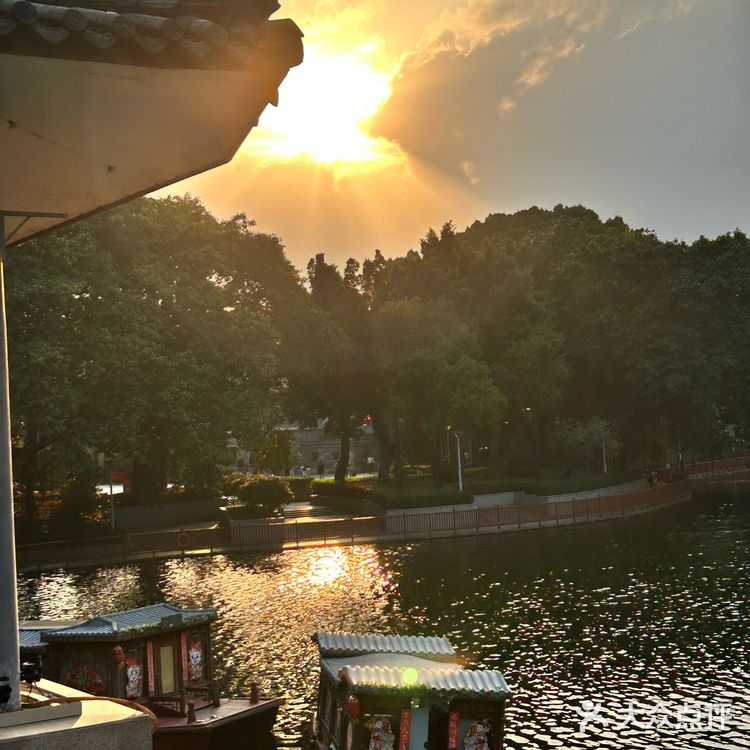 在广州丨宝藏湖边咖啡店看日落🌇发呆一整天！