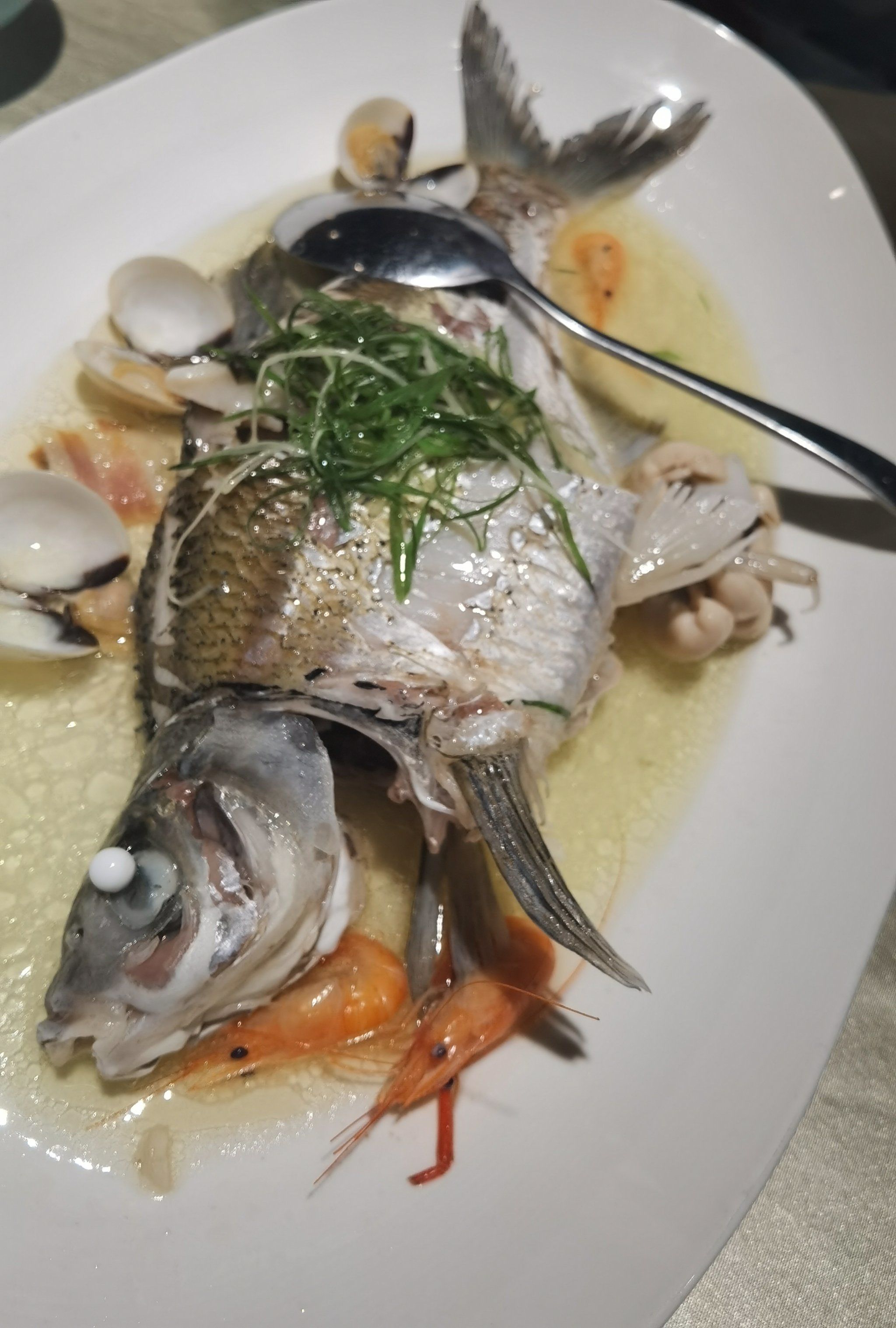 和家人过来发现和顺鱼卖完了,点了野生三角