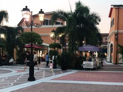 -佛罗伦萨小镇广佛名品奥特莱斯(疏港路店)