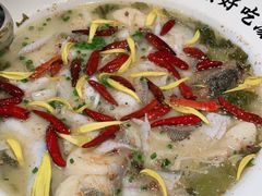 -江渔儿酸菜鱼·拔草餐厅(虎门君乐汇店)