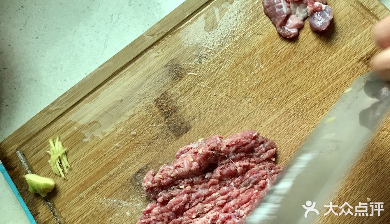 妈咪女神的香菇肉饼汤[爱心][调皮]