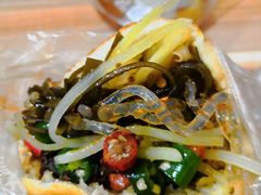 饼夹花干夹菜-三兄弟高炉烧饼