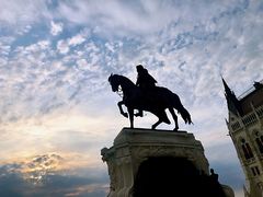 -多瑙河畔鞋履雕塑