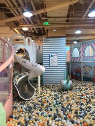 -多多淘儿童体验中心(重庆来福士店)