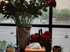 靠窗位-愉肴麻辣香锅(中山路店)