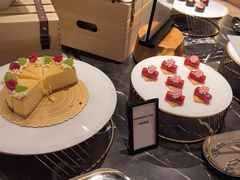-广州万富希尔顿酒店·感趣自助餐厅·金秋蟹宴生蚝海鲜刺身