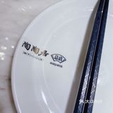 上菜好快，店员姐姐会主动帮我们切好，比较贴心