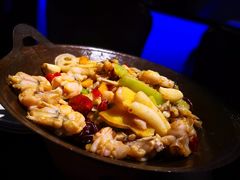 泥炉碳锅牛蛙-西街夜油条·麻团包乌饭