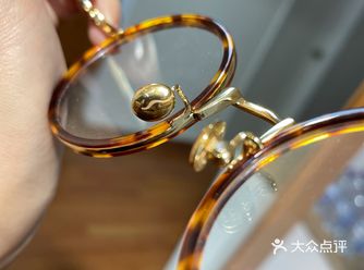 家里的眼镜全被狗啃完了，老老实实来配框架镜