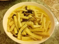 -鸿一饭店(隐秀路店)