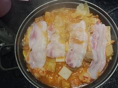 涮薄片猪肉-烤路里·韩国品质自助烤肉(石路天虹4号店)