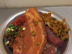 -梁阿婆廿年老牌扣肉糯米饭