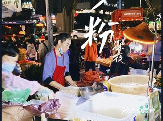 大芬周边的美食不算很多 但大芬地铁出来时 总能看到别