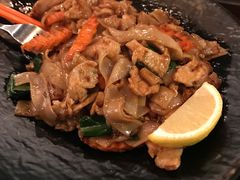 -Show Neua Thai Street Food