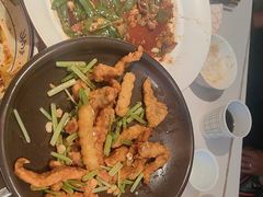 -阿瓦山寨·湘菜现炒·剁椒鱼头王(咸阳总店)