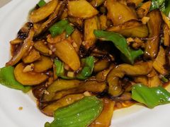 -老码头黑皮肘子锅包肉(赣水路店)