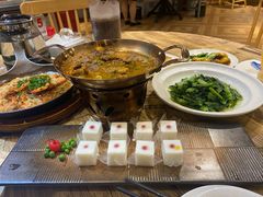 -香山湖家家宴(中山陵店)