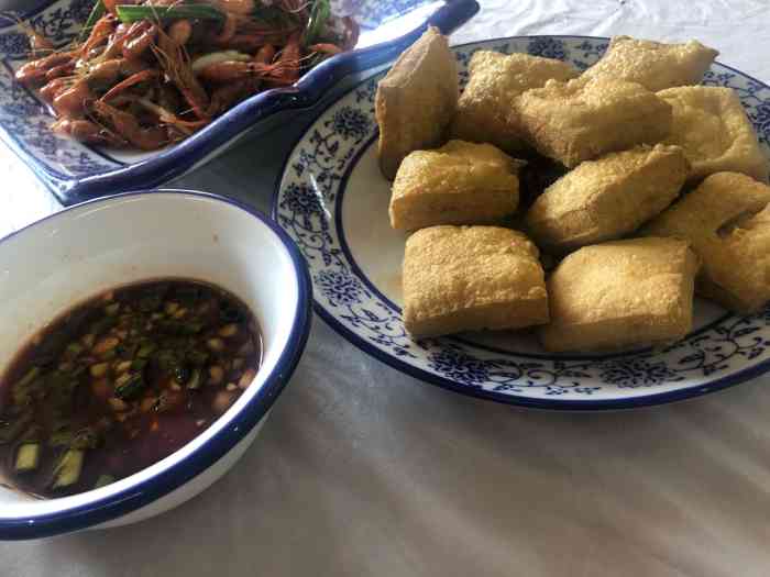 邱记私房菜(南大街店"哇咔咔,出差来乌镇的,大晚上出来找饭吃.