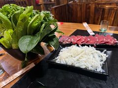 -果松木炭酸菜铜火锅·外婆参鸡汤