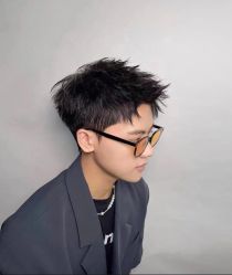 -诗悦发型烫染SALON