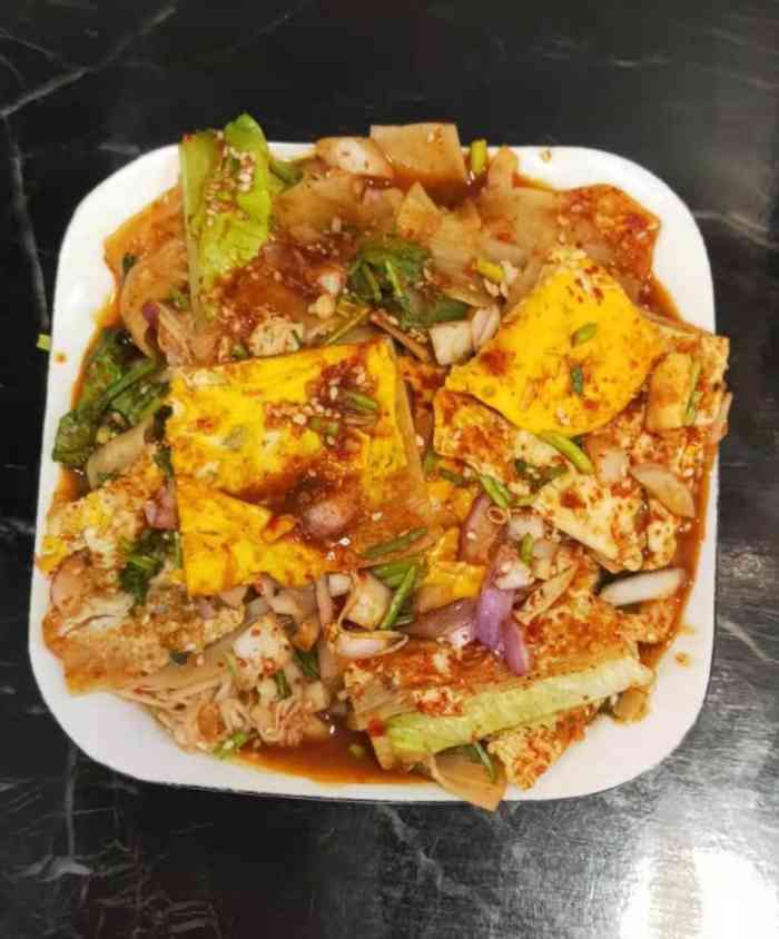 韩一烤冷面(南艺后街店)-"散步路过看到没忍住买了一份～店里空间不大