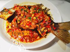 香煎大鲫鱼-费大厨辣椒炒肉(高铁吾悦广场店)