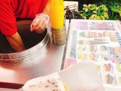 -詹爷爷乌节路街头冰淇淋