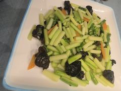 -新丁香海鲜主题餐厅(现代花园店)