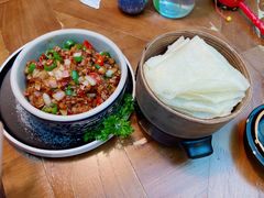 传统黑三剁配薄饼-雀舞云南菜(天津天河城购物中心店)