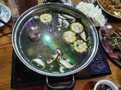 -牛一煲美食(江高店)